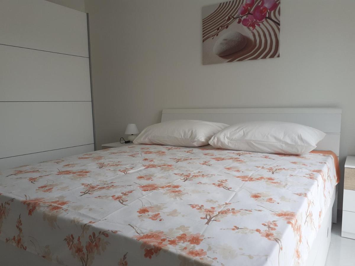 Apartmani Miletic Jelsa  Εξωτερικό φωτογραφία