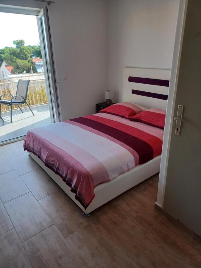 Apartmani Miletic Jelsa  Εξωτερικό φωτογραφία